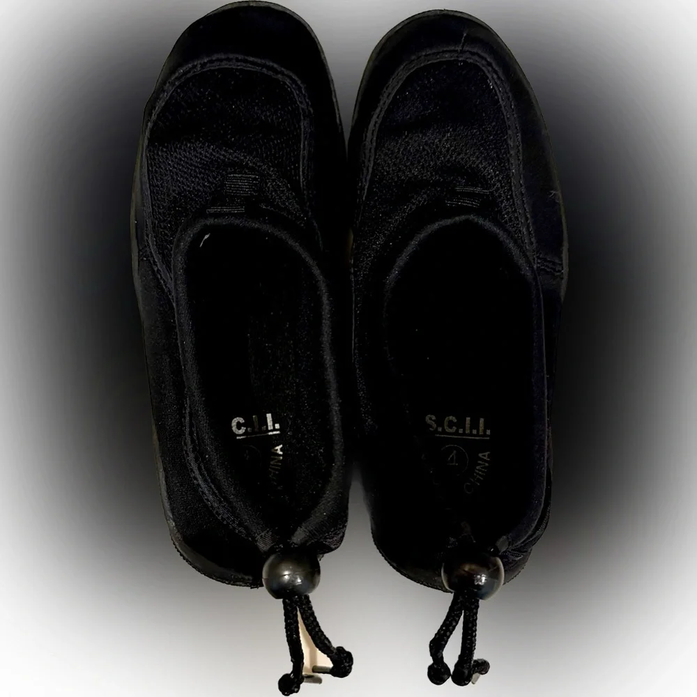 S.C.I.I. Children’s/Kids Black Water Shoes Sz:4 Swim Summer Water Parks!